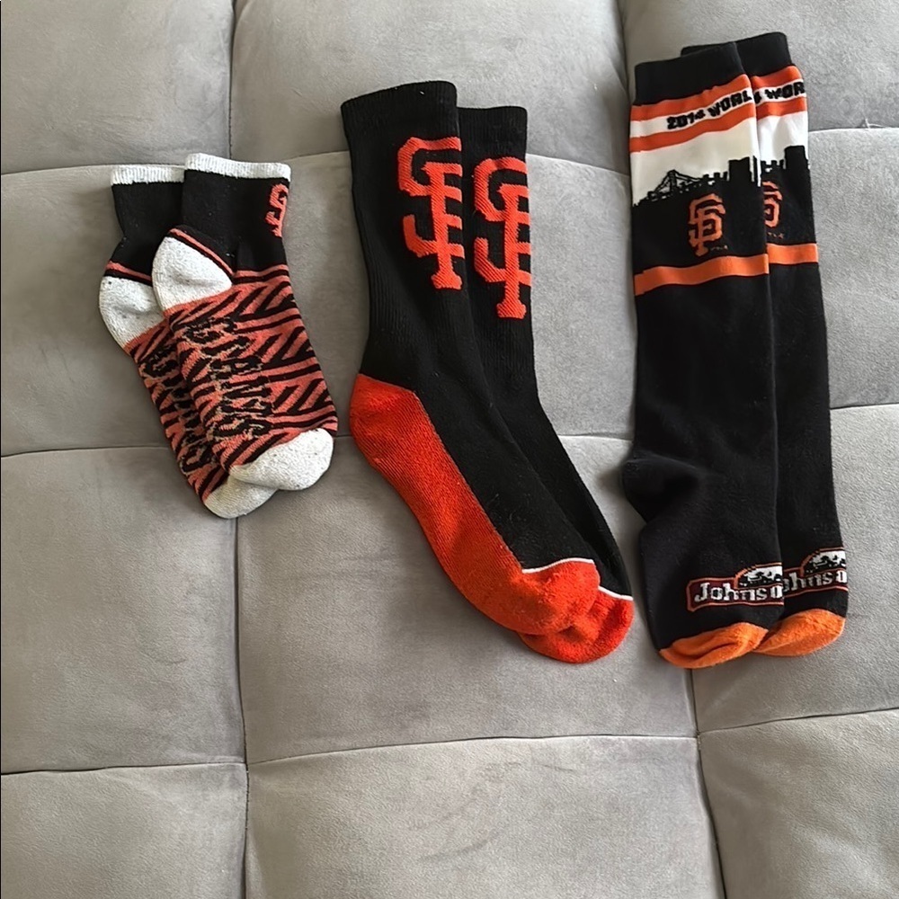 San Francisco Giants Black and Orange unisex Socks Set includes 3 size 6